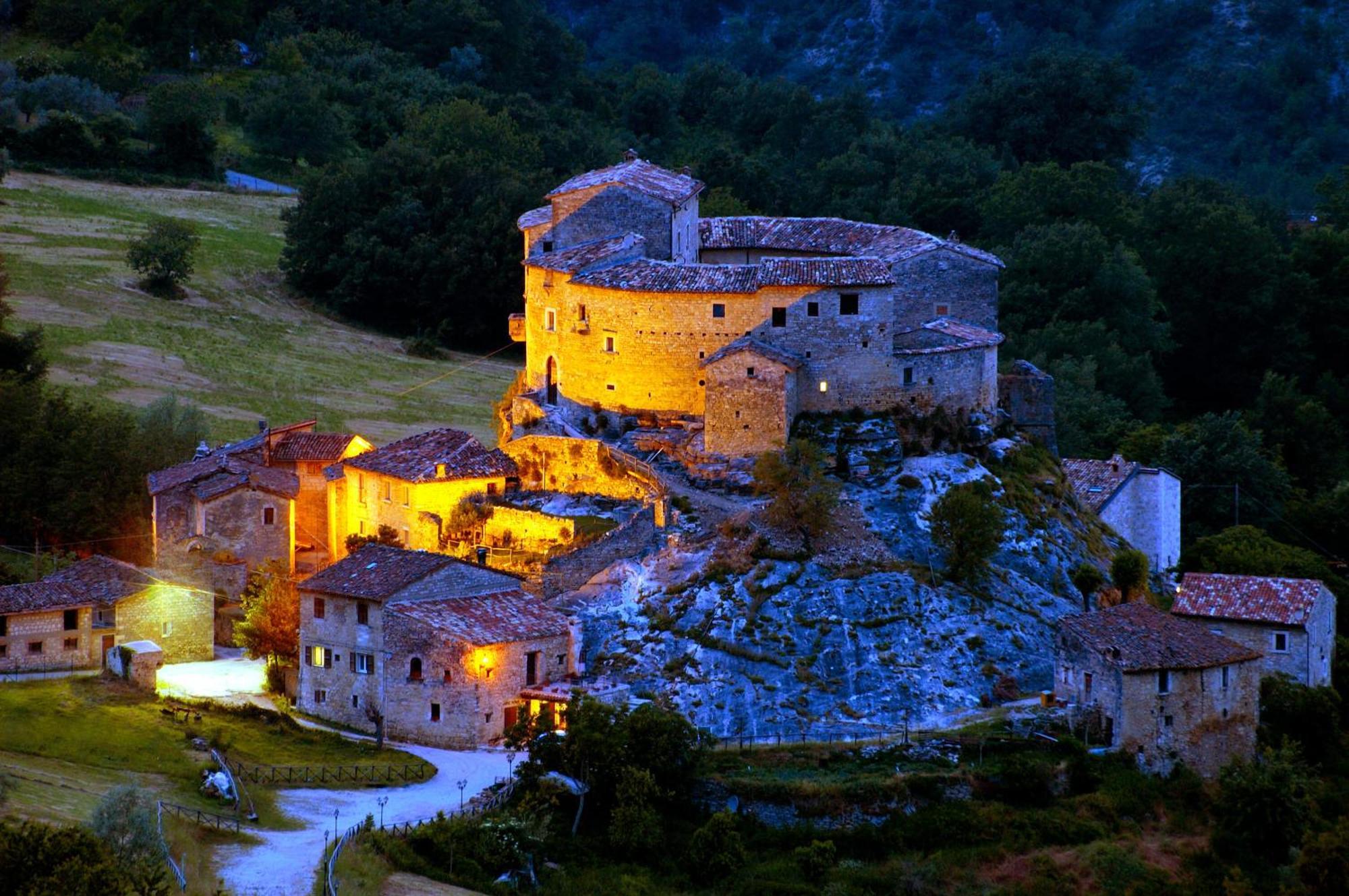 Готель Castel Di Luco Аккуасанта-Терме Екстер'єр фото