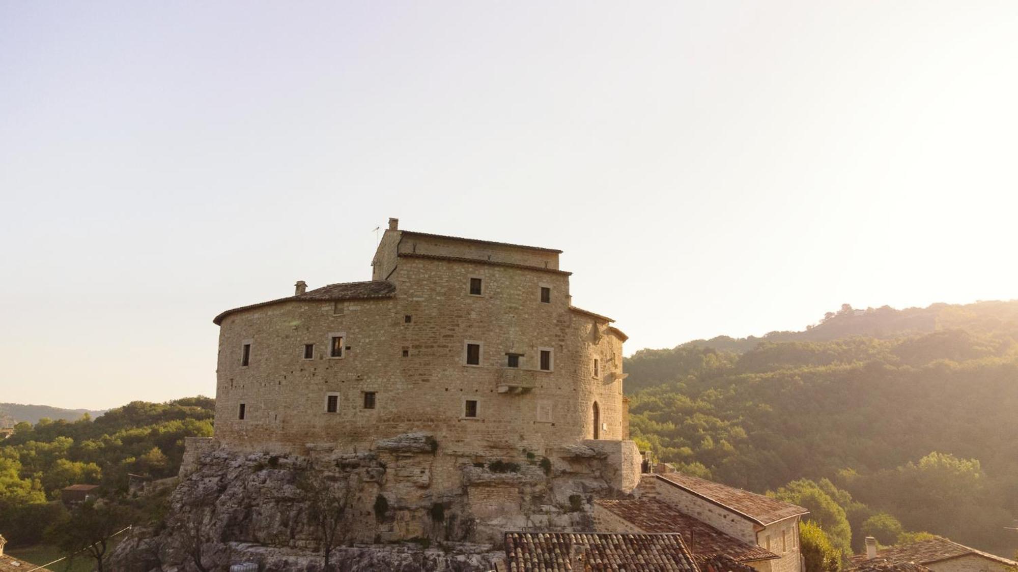 Готель Castel Di Luco Аккуасанта-Терме Екстер'єр фото