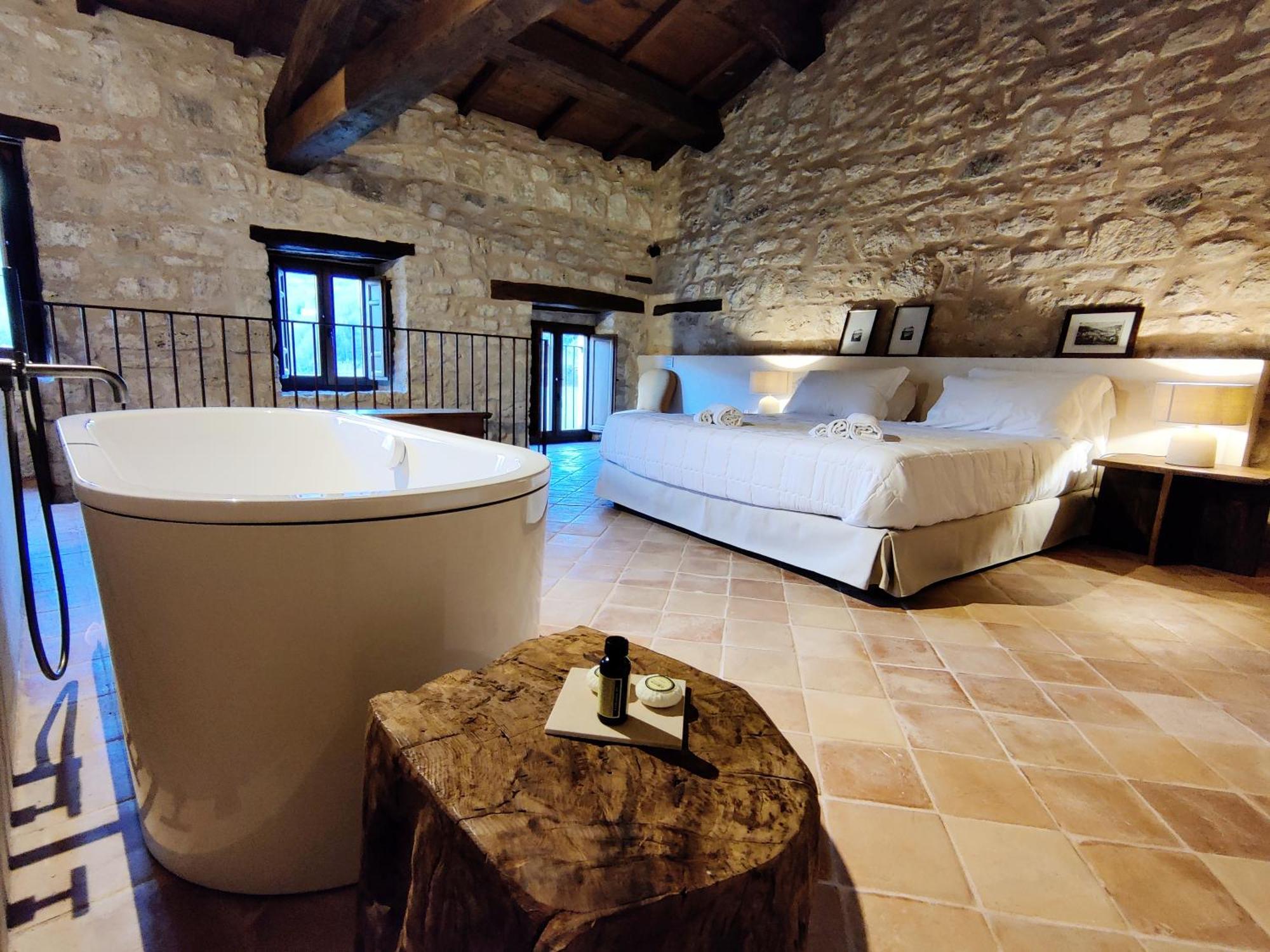 Готель Castel Di Luco Аккуасанта-Терме Екстер'єр фото