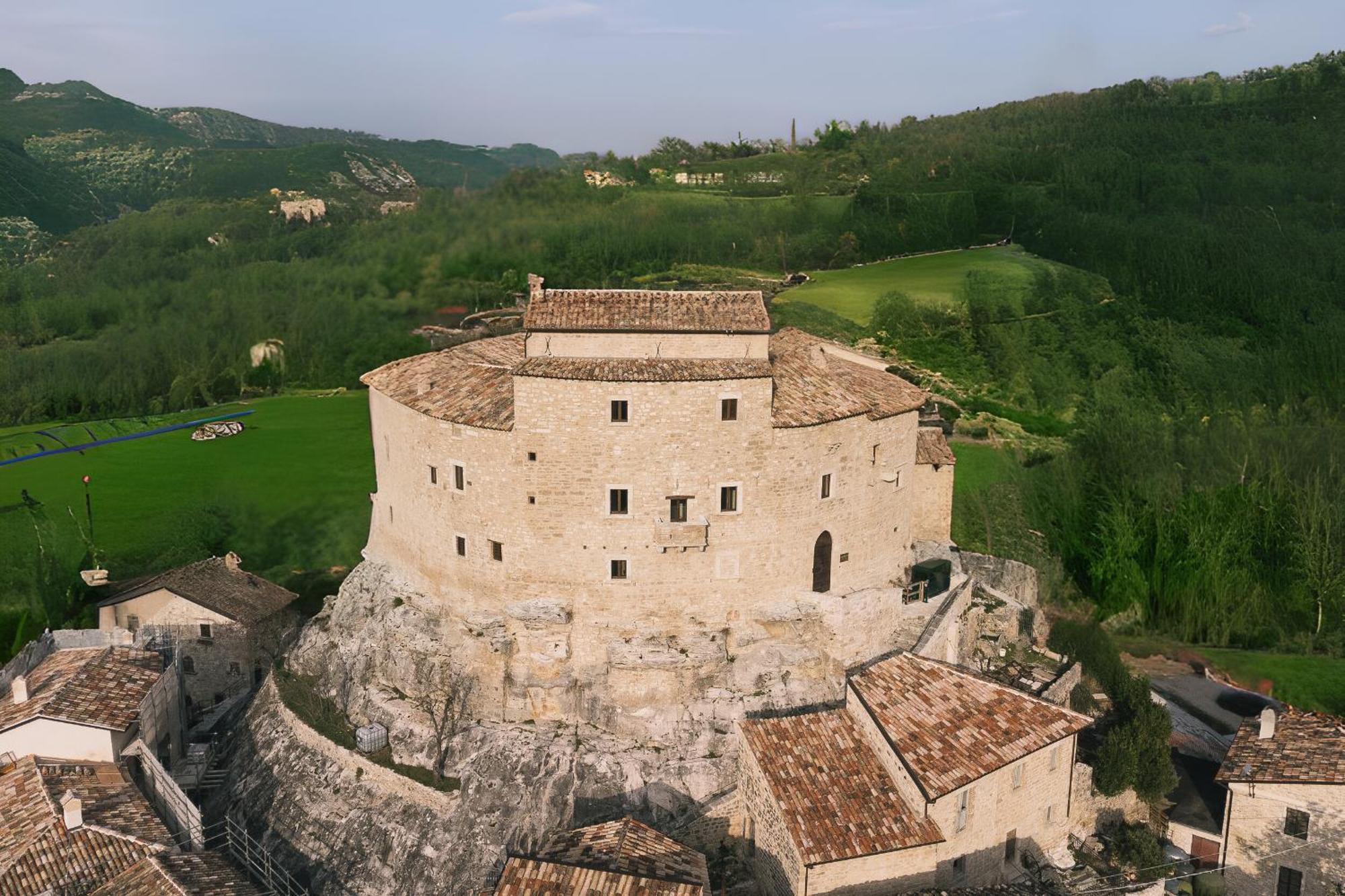 Готель Castel Di Luco Аккуасанта-Терме Екстер'єр фото
